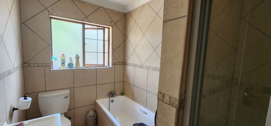 To Let 2 Bedroom Property for Rent in Brits North West